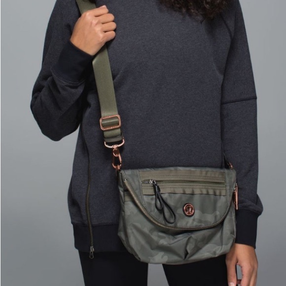 Lululemon Festival Bag *Polyester Savasana Camo - Picture 2 of 9